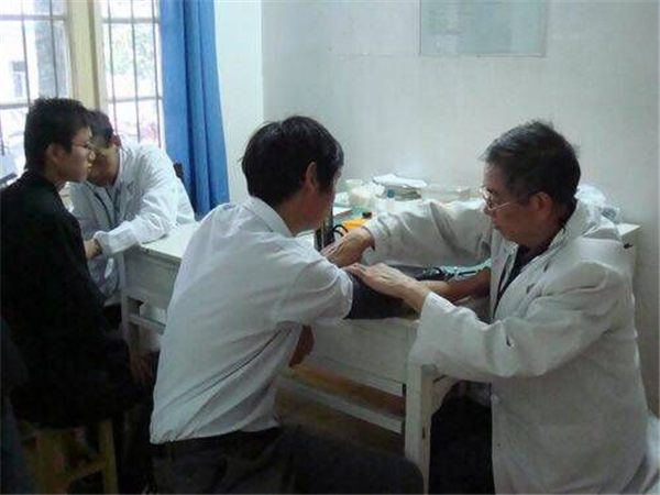 公司组织干部职工进行年度体检